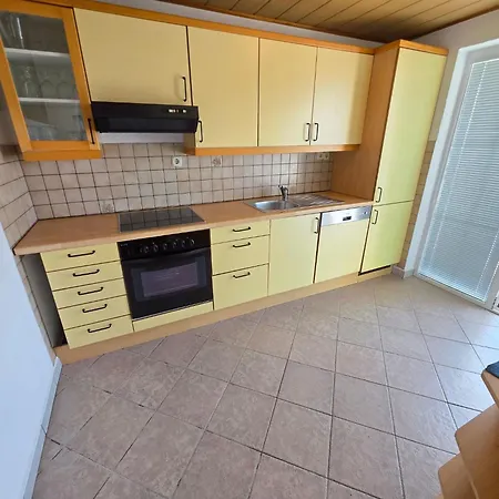 Apartment Mit Meerblick- 150 M Vom Entfernt By Interhome