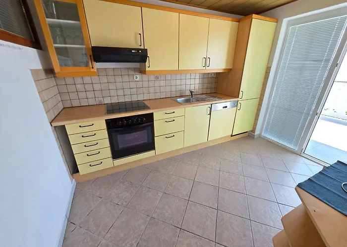 Lägenhet Mit Meerblick- 150 M Vom Entfernt By Interhome